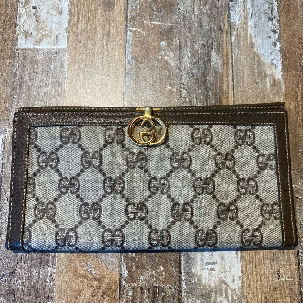 Gucci Beige/Brown GG Supreme Continental Wallet with Gold Hardware